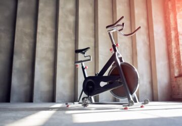 What’s The Difference Between An Exercise Bike vs A Spin Bike?