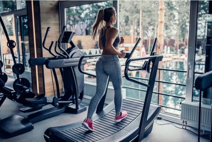 Manual vs Electric Treadmill 