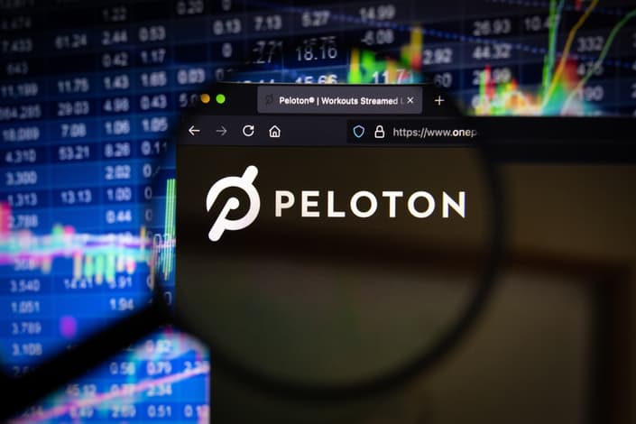 Peloton CEO steps down, cuts 2800 jobs